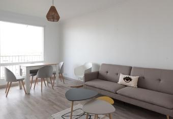 Cozy and spacious apartment of 78m in Saint-Denis has Balcony rooms