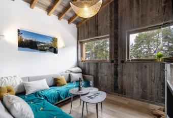 Chalet nid des   cureuils has Balcony rooms