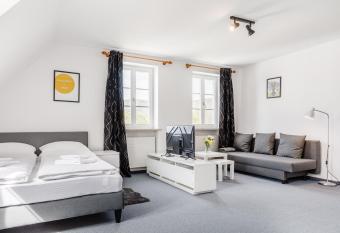 Zentrales charmantes Apartment allows 18 year olds to book a room