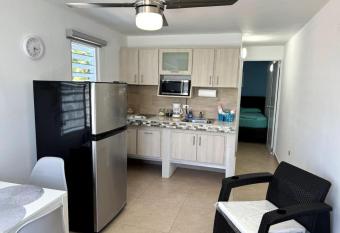 Combate Beach Apt Walking distan allows 18 year olds to book a room