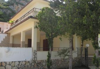AM Bonagia Valderice VILLA INTERA has Balcony rooms