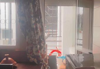 Apparemment pr  s de carrefour has Balcony rooms