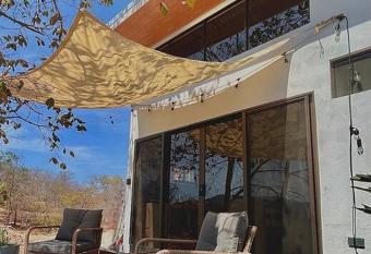 Cozy Cottage Hilltop near Conchal - Casa Vala has Balcony rooms