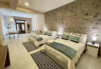 Loft Mueganos III en Val  Quirico has rooms with a private hot tub