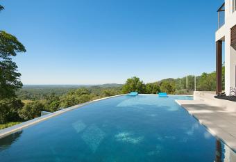 Alexandria Retreat allows 18 year olds to book a room