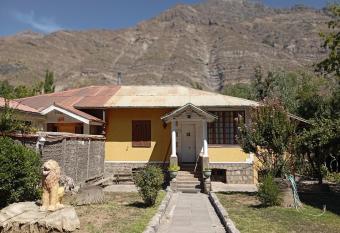 Hostal San Alfonso has Balcony rooms