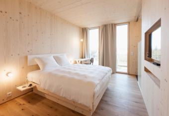 Bader Hotel allows 18 year olds to book a room