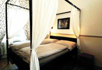 Bioweingut Hauerhof 99 -apartment 2 has Balcony rooms