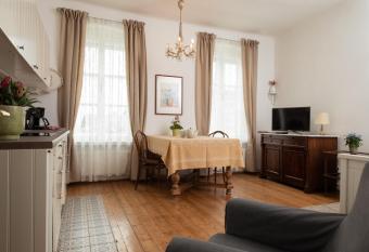 Bioweingut Hauerhof 99 -apartment 4 has Balcony rooms