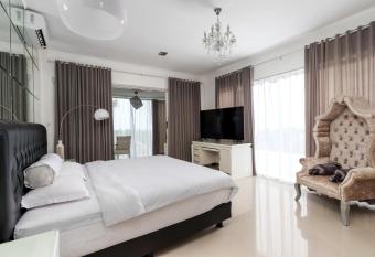 SunnyRent. Luxury TJ White Villa & Room has Balcony rooms