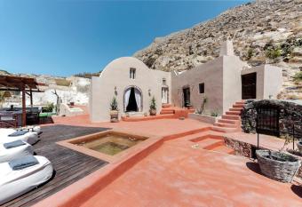 Villa Tebeli has rooms with a private hot tub