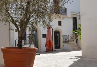 Corte Roma has Balcony rooms