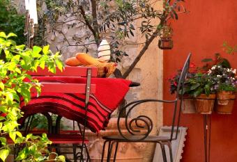 B&B in Arles  allows 18 year olds to book a room