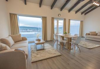 Panorama Residence has Balcony rooms