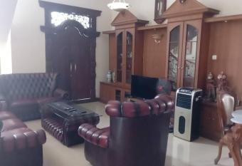 homestay kenari pusat kota has Balcony rooms