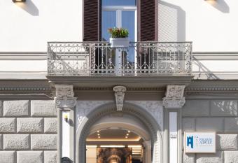 Palazzo Adele has Balcony rooms