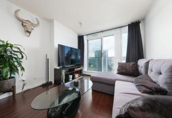 Central 1-Bedroom Apartment with Pool, Jacuzzi & Sauna has rooms with a private hot tub