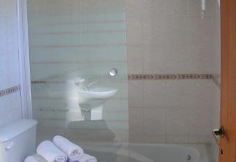 Complejo de Caba  as Pasos Del Atardecer allows 18 year olds to book a room