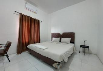 Grand K Hotel allows 18 year olds to book a room