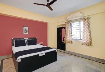 OYO 27 DEGREE HOTEL allows 18 year olds to book a room