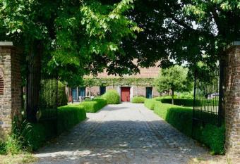 B&B De Hulst has Balcony rooms