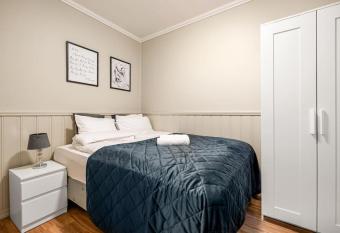 Kong Oscars gate 28 - 302 has Balcony rooms