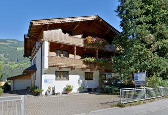 Ferienwohnung Hauser has Balcony rooms