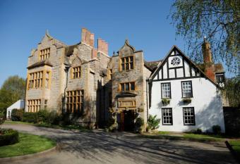 Karma Salford Hall Hotel allows 18 year olds to book a room