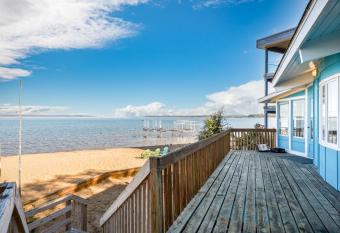 East Bay Escape Private Beach AC Sunrise Paradise has Balcony rooms