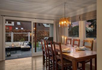 Slemdal, Oslo West has Balcony rooms