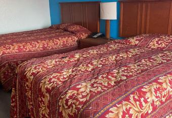 Clover Inn and Suites has Balcony rooms