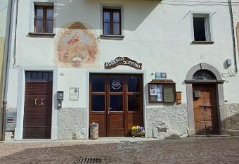 ALBERGO DIFFUSO ORNICA NEL CUORE has Balcony rooms