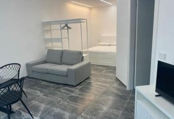 APPARTAMENTO GIORGIO allows 18 year olds to book a room