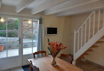 G  te    25 minutes du Puy du Fou has Balcony rooms