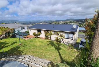 Hilltop Blue Sky House has Balcony rooms