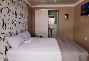 54inn has Balcony rooms