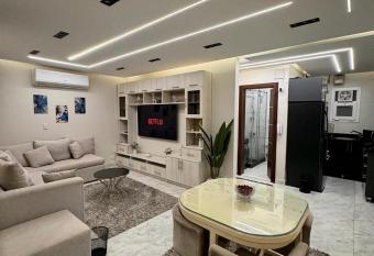 Madienty Central Luxe Studio has Balcony rooms