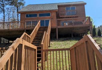 (null) has rooms with a private hot tub