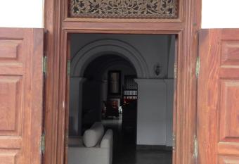 Khalid s Guest House has Balcony rooms