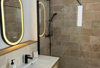 Great Room 29 has Balcony rooms