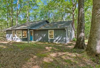 Beaverdam Bliss Cabin on 14 acres allows 18 year olds to book a room