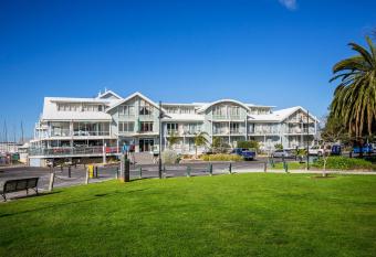 Aligned Corporate Residences Williamstown allows 18 year olds to book a room