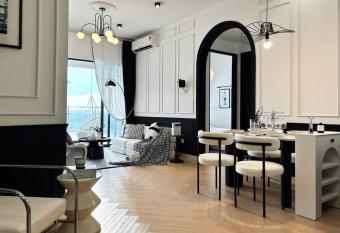 Dooga Ins-Cocohouse L17 Seaview Projector 1-6 Pax has rooms with a private hot tub