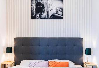 Silvie Apartments - Wolkerova allows 18 year olds to book a room