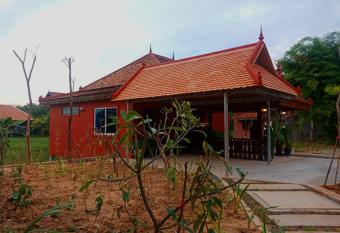 Villa In Krong Siem Reap has Smoking/Balcony rooms