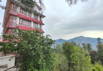 Hotel Savi Shallidrishya has Balcony rooms