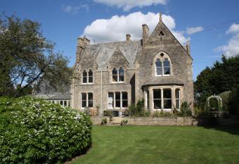 The Rectory Lacock - Boutique Bed and Breakfast allows 18 year olds to book a room