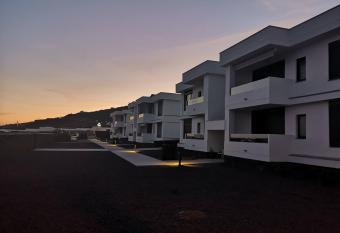 (null) has Balcony rooms