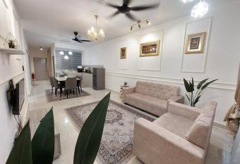 Ammar2 Homestay Bangi has Balcony rooms