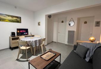 Appartement T2 40 M2 r  nov   RDC plein centre ville allows 18 year olds to book a room